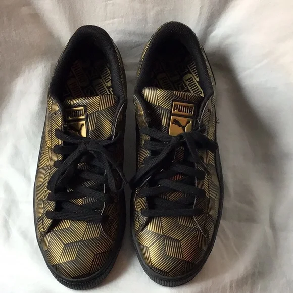 Pumas Women’s Basketball Classic Sneakers - Picture 3 of 12